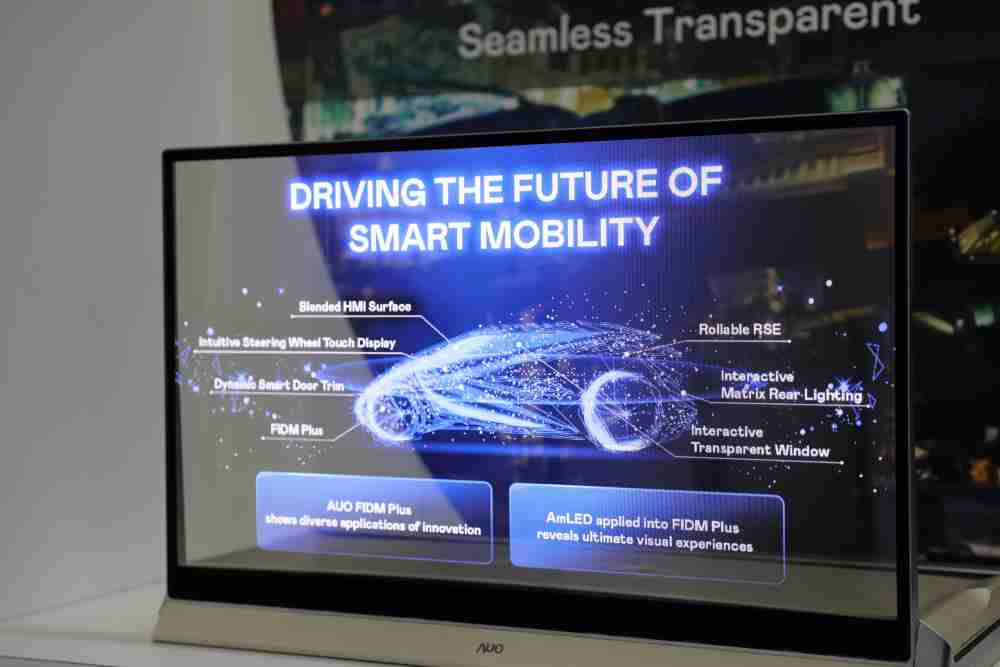 牛牛游戏凭借着超高亮度和透明度，，这款30吋透明Micro LED显示器在AR系统与智慧零售具有潜在的应用价值。。。。